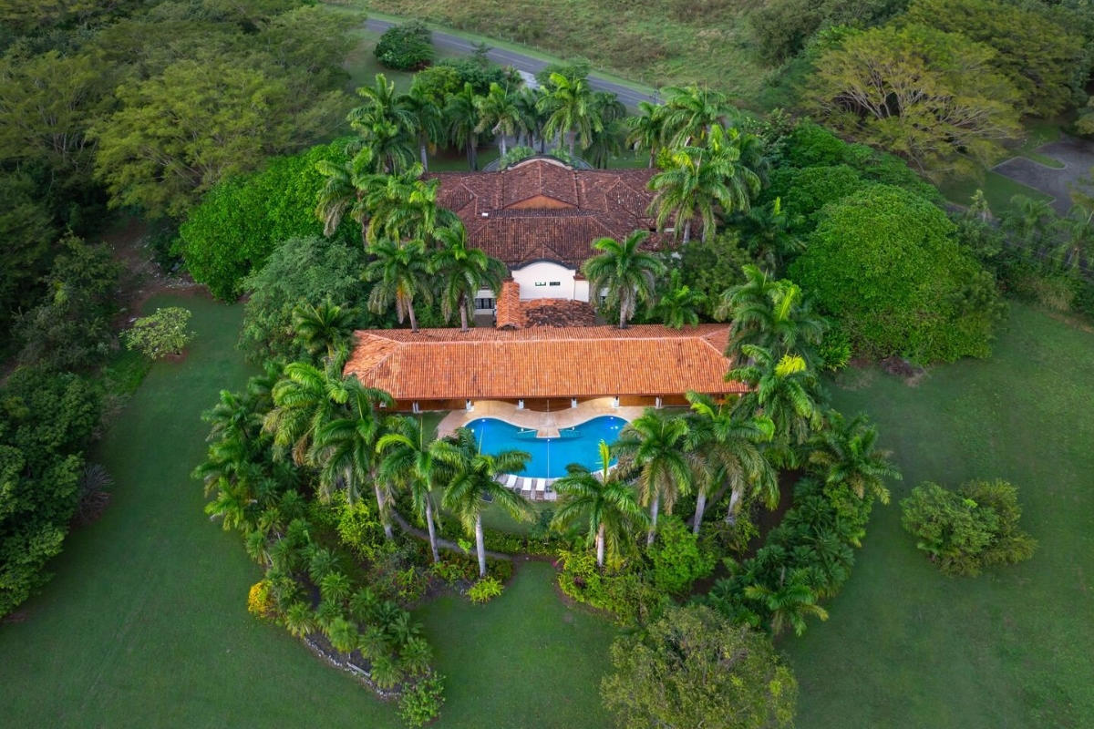 CASA PUROS DIECES featured venue